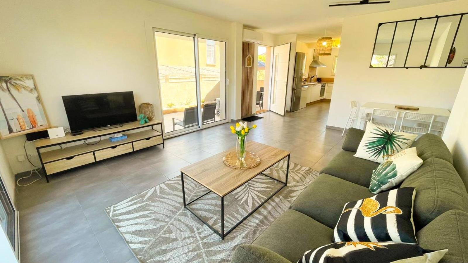 Appartement Le Cabes - 2 - Climatisation - Bbq -terrasse - Wifi - Bureau - Sudsejourconciergerie *